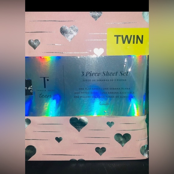 Thalía Sodi Light Pink Metallic Hearts Twin Sheet Set - Picture 3 of 3